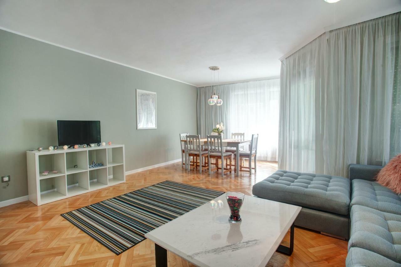 Spacious Flat Close To The American Embassy Szófia Kültér fotó